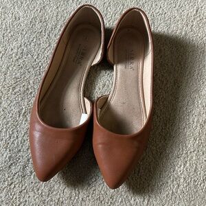 Adorable flats